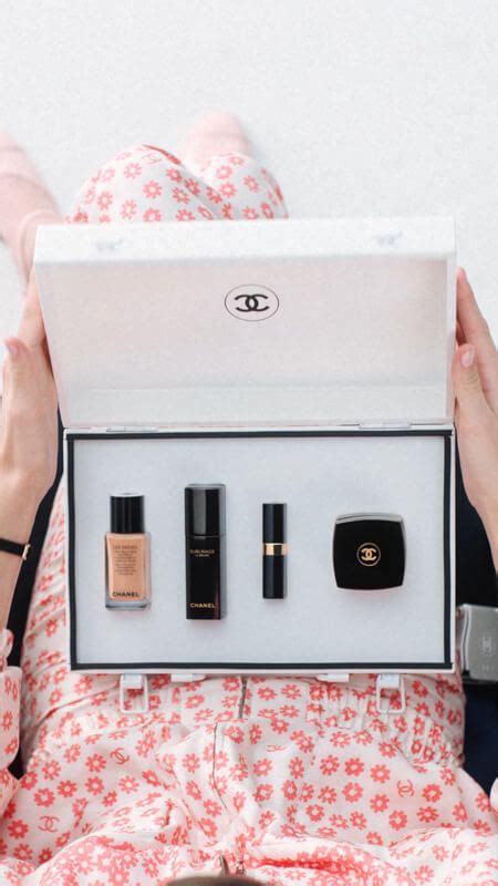 chanel travel set 2018|CHANEL Beauty Essentials Kits – Travel Kit .